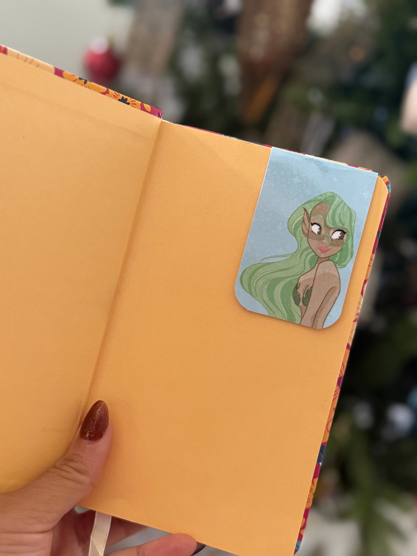 Esmeralda - Magnetic Bookmark